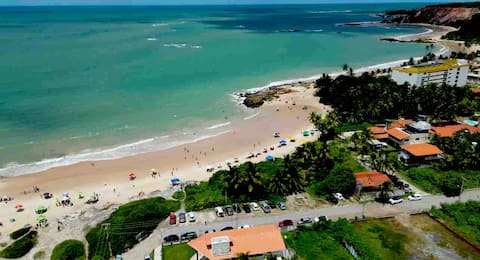 Top Airbnb: Beach house with pool and playground em Conde