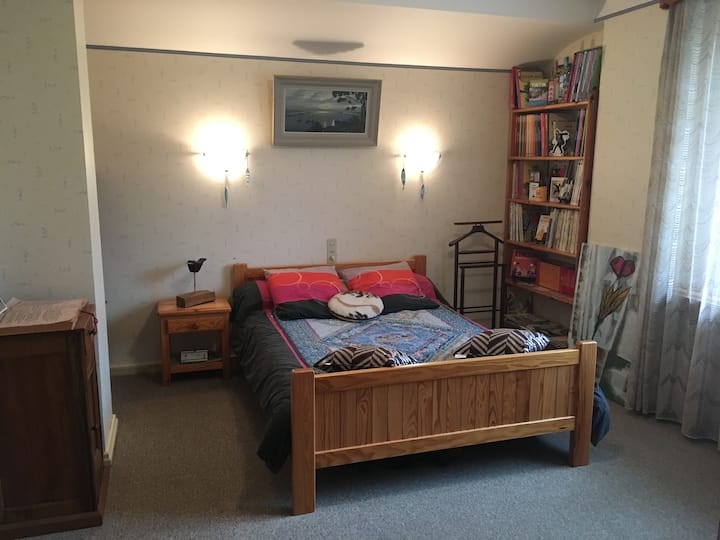 غرفة النوم 2