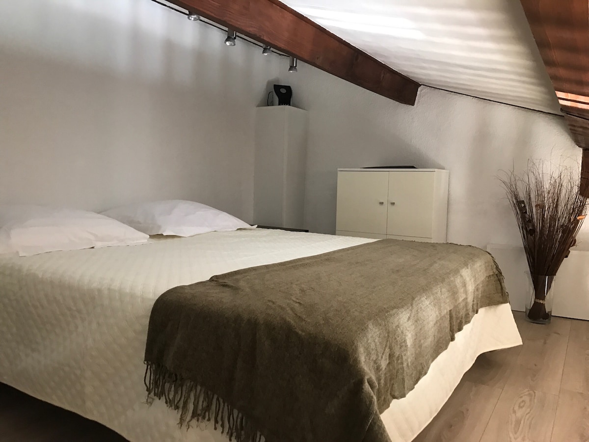 160 เตียงบนชั้นลอย