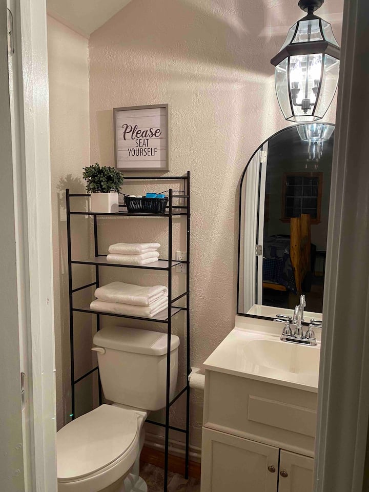 THE ASHluxury lakefront cabin, sleeps 2 Cabins for Rent in Garrison