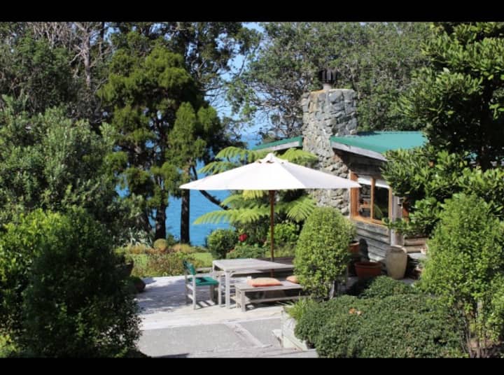 OMAIO GARDEN MATAKANA. Perfect for garden lovers. Cabins for Rent in Tawharanui Peninsula