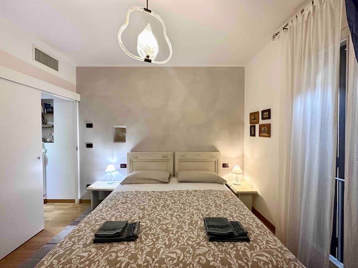 Спалня с двойно легло