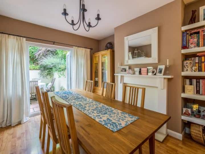 Large Room In Lovely Shared House. Long Term Stays - Nottingham