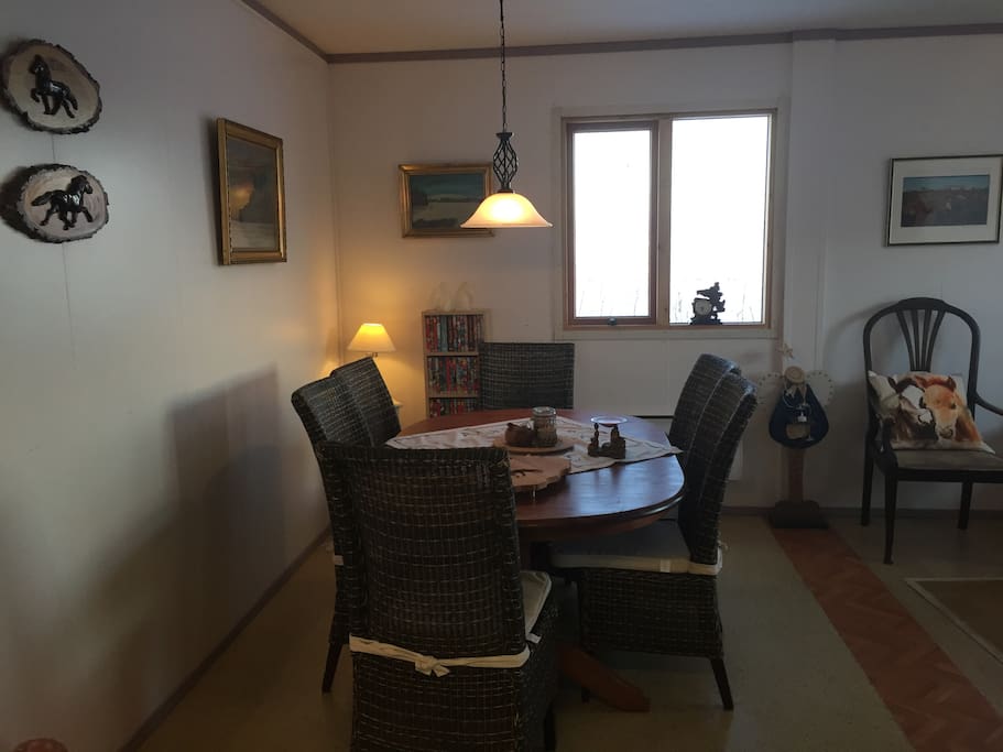 Living room and dining area in Kaldakinn