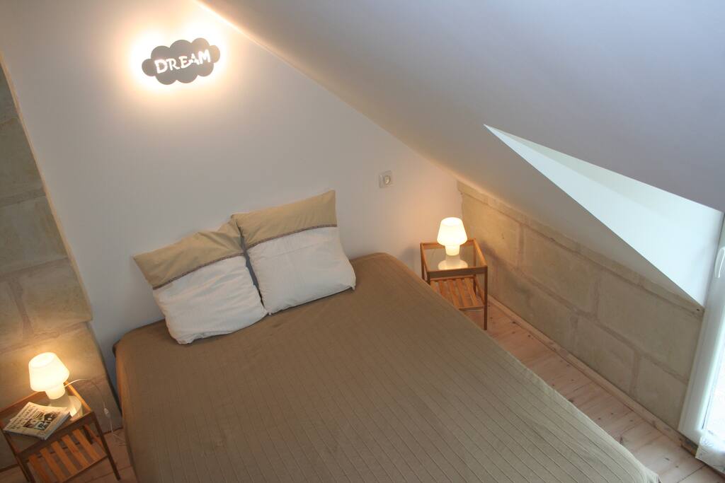 Chambre : lit 160 cm