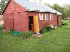 Bunkhouse+on+Working+Ranch.+Hear+Prairie+Chickens.