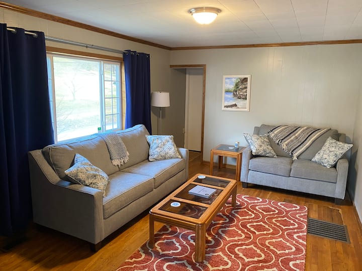 Gauley Riverfront Cottage: Kayak Launch & Fire Pit - Smithers, WV