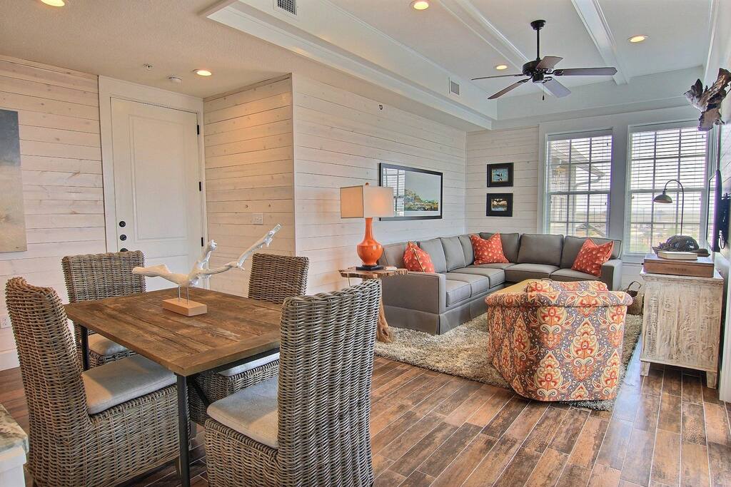 C View TC 1310-Great Room