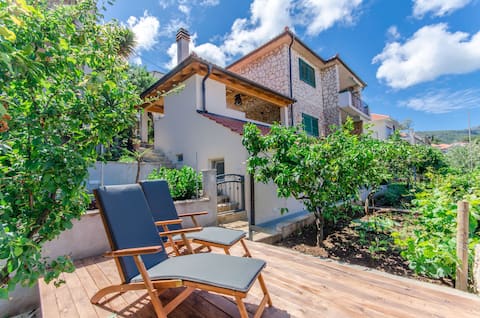 Studio apartment Vartal