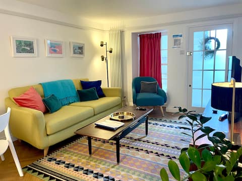 Successful Airbnb property: Ilfracombe Townhouse: restored historic home in Ilfracombe