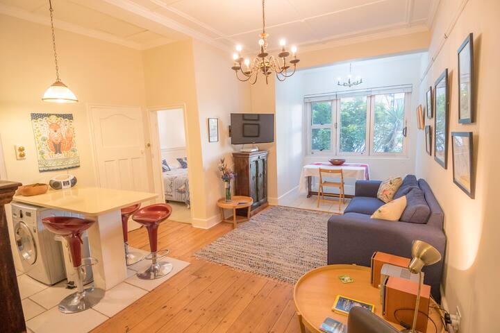 Light and Airy Apartment in Fabulous Location