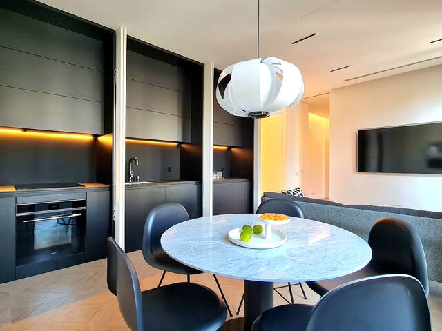 Luxury Living Barcelona 3 BDR – 3 BTH gallery image 3