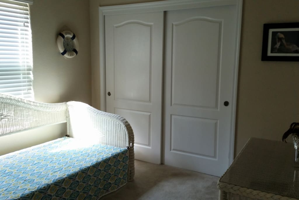 Day Bed & Closet