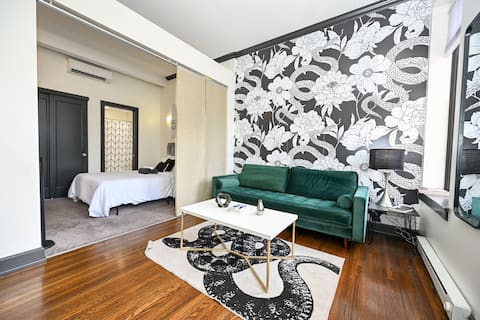 Successful Airbnb property: ShortNorth Studio Rooftop patio ConvCentr Nightlfe in Downtown