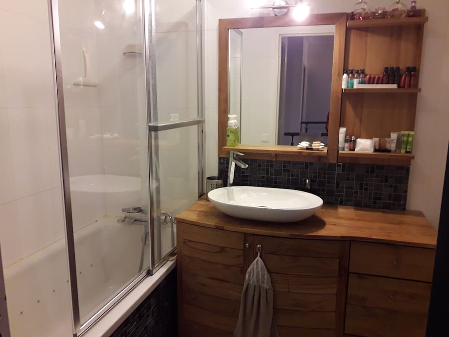salle de bain privée.