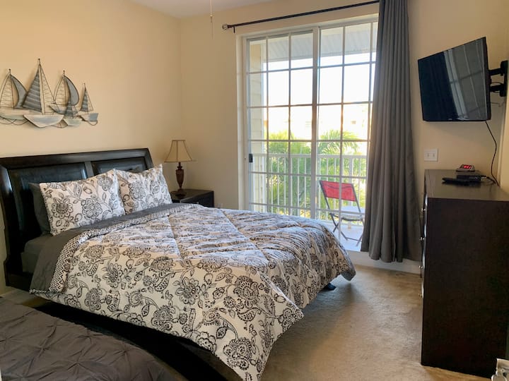 Изглед към стаята за гости на 3 - ия етаж с изглед към източния изгрев