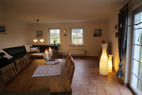 Big Holiday house for 12 people possible with dogs