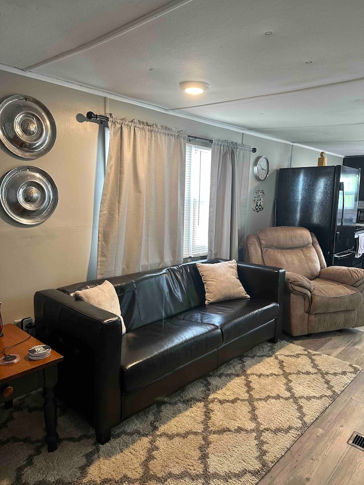 The Retro Retreat - Lakeview
