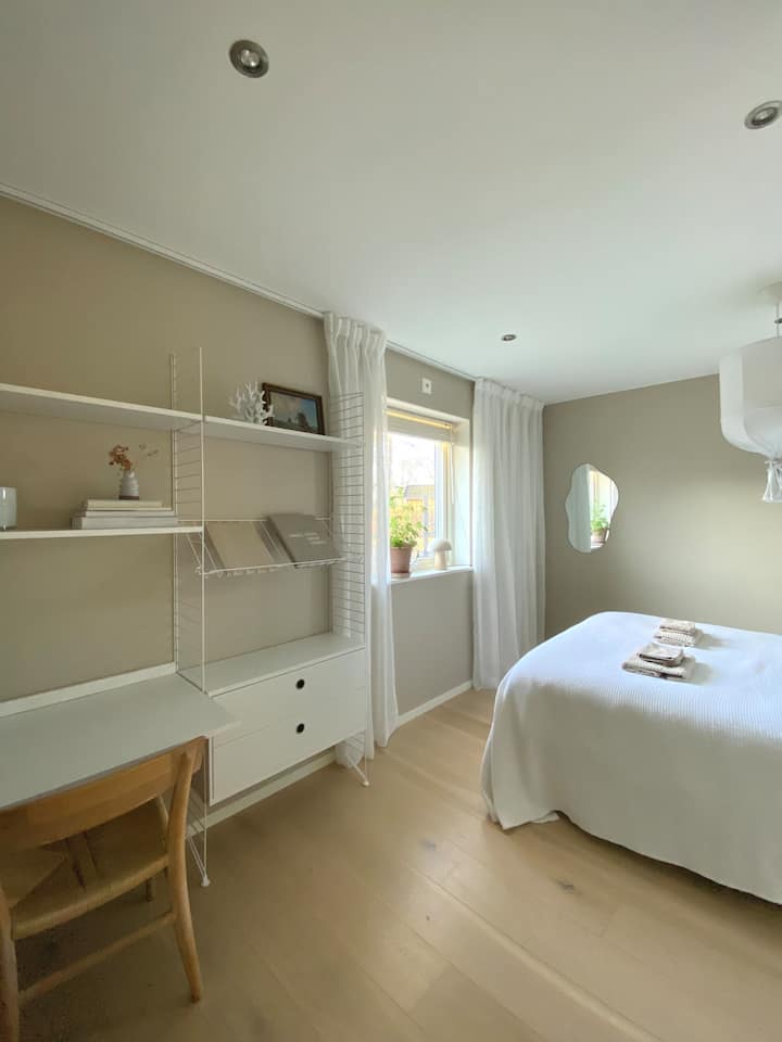 غرفة نوم 2 بمساحة عمل