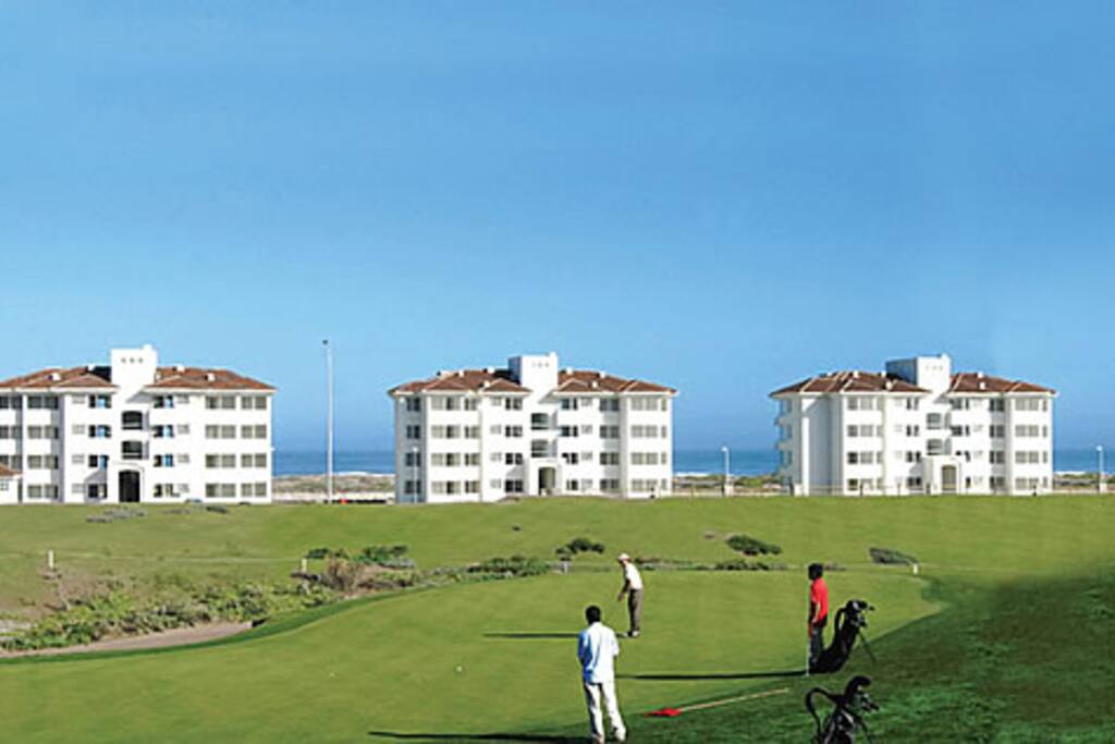 Cancha Golf / Club House