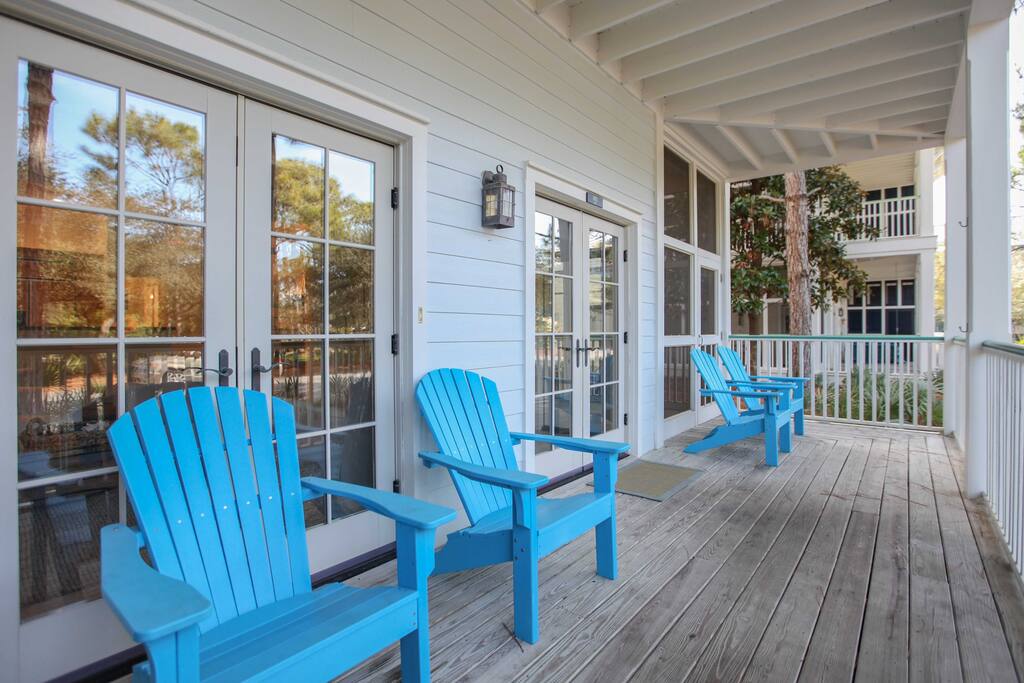porch (view 2)