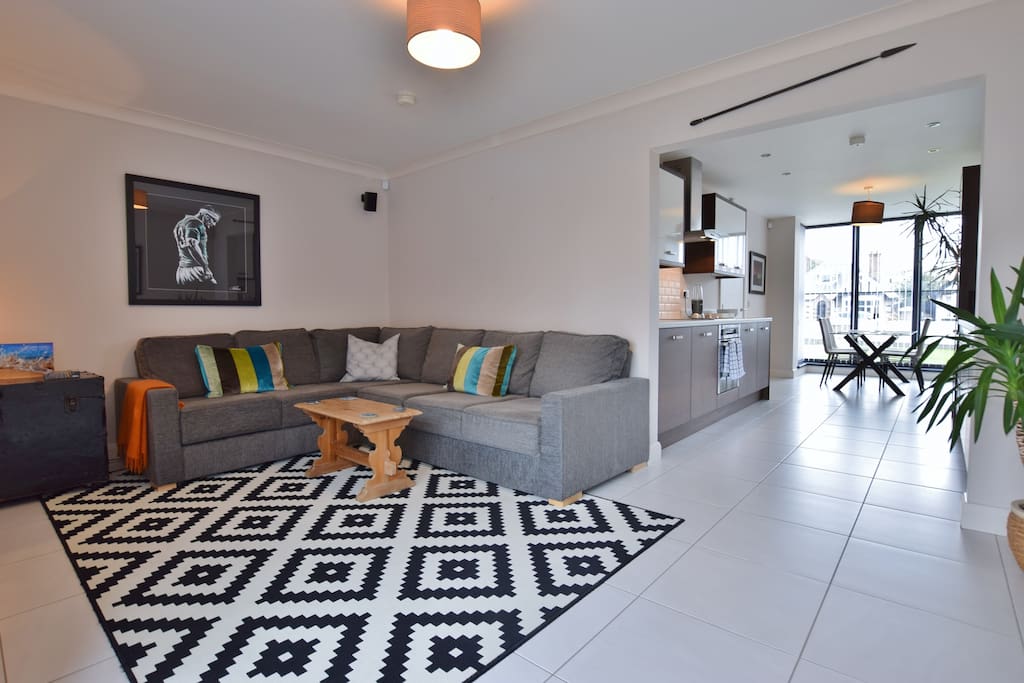 Bright open plan accommodation.