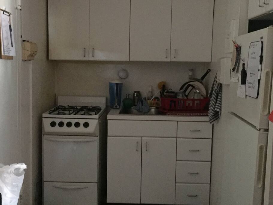 Kitchen/La Cocina