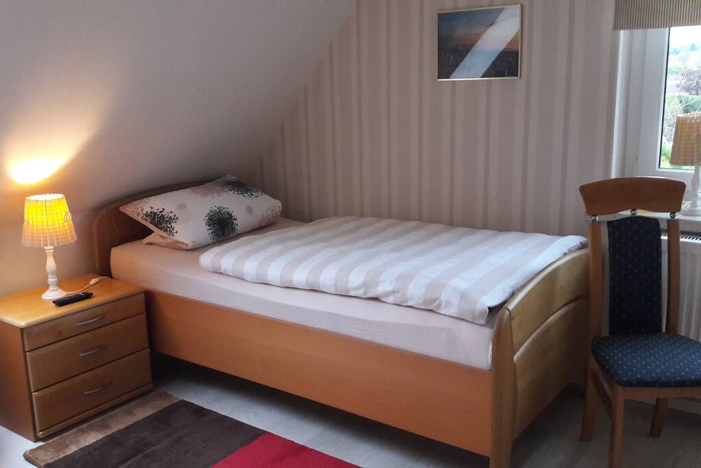 Einzelbett 100 x 200 cm
