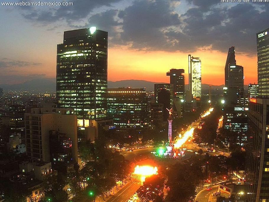 Paseo de la reforma de noche