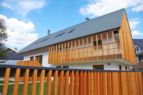 New 4-BR Triplex APT w/ Sauna & Garden ★ JURIJANA