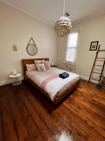 Modern light filled home near beach and CBD gallery image 4