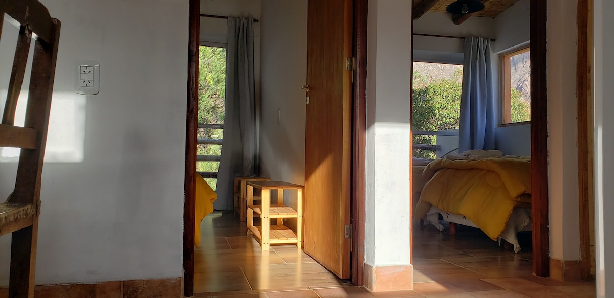 从前门可以看到房间景观。