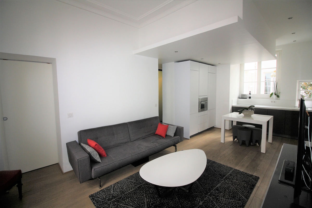 Popular Airbnb listing: Two bedrooms Flat in a great location Paris, Opéra in Paris 1er Arrondissement