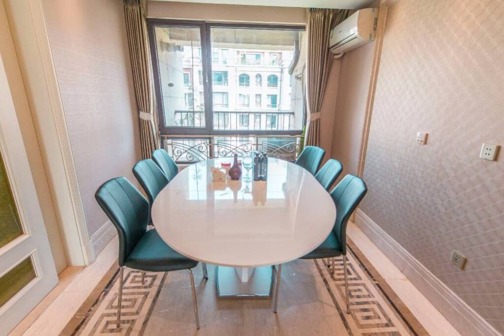 餐厅 dining room