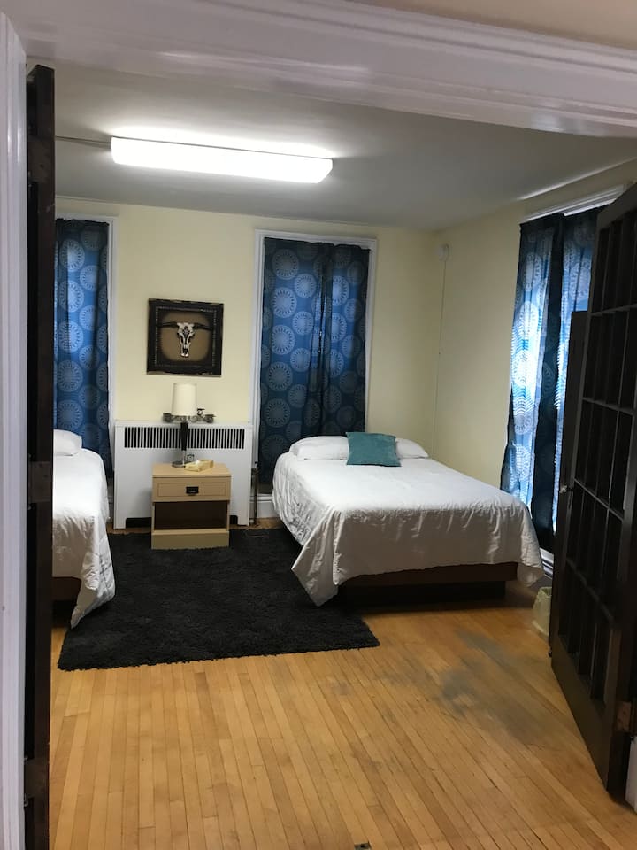 Chumba cha kulala #1 Vitanda kamili 2