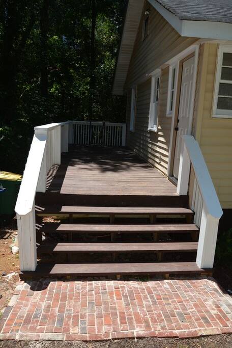 Back Deck (not pictured outdoor table w/umbrella, seats 6)