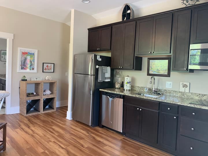 Old Town Bluffton Carriage Apt. Guesthouses for Rent in Bluffton