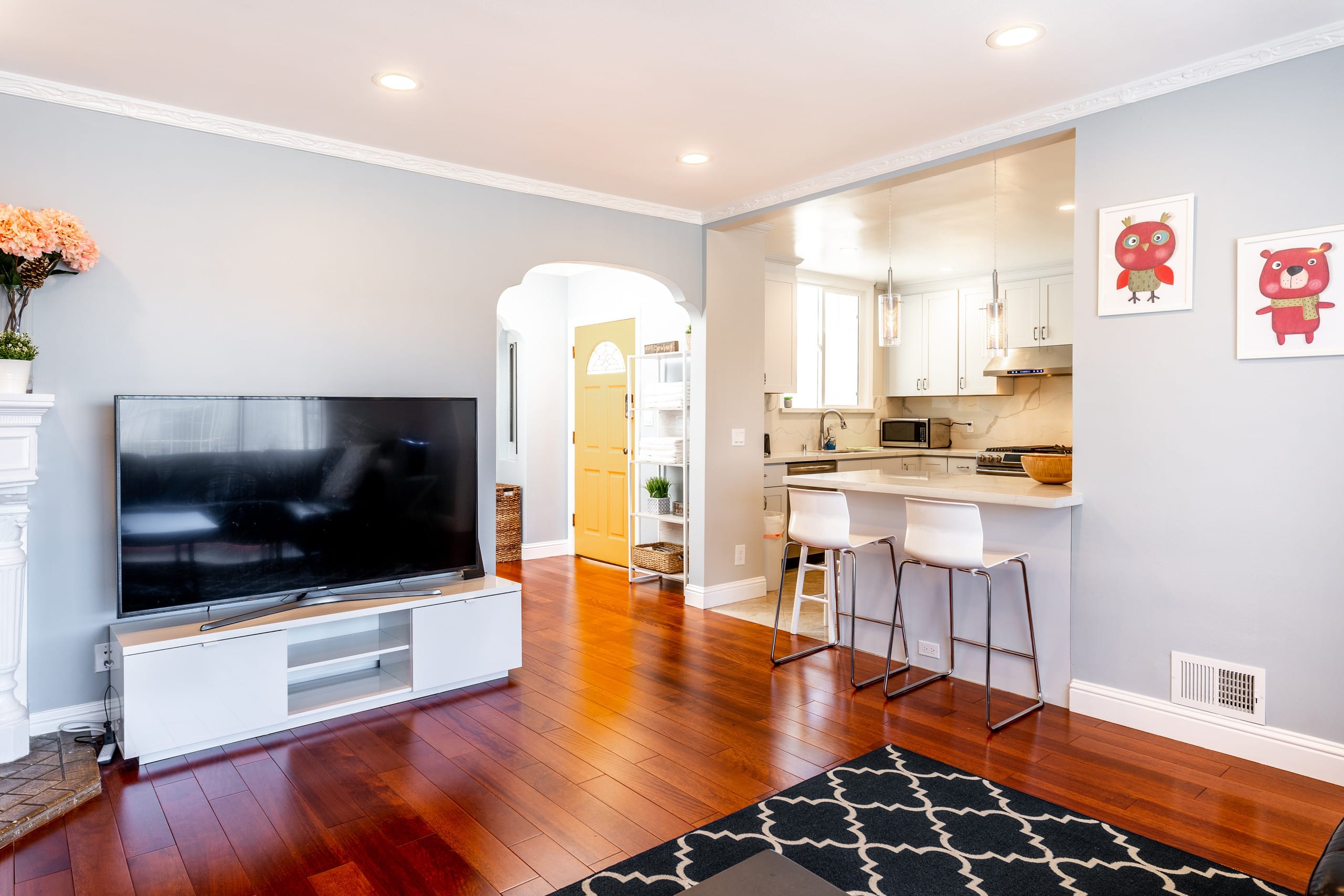 Home in San Francisco · ★4.98 · 4 bedrooms · 5 beds · 2 baths - Image 4
