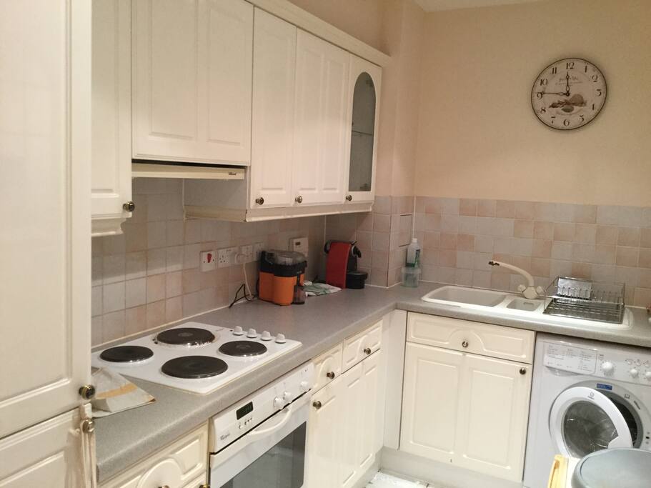 Fully furnished kitchen