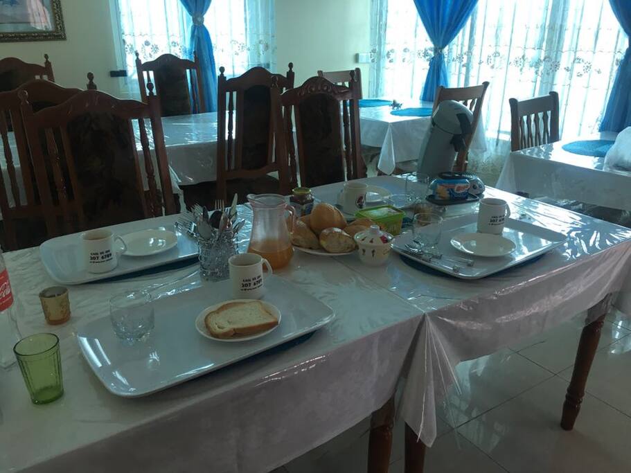 REPAS MATIN/MIDI/SOIR