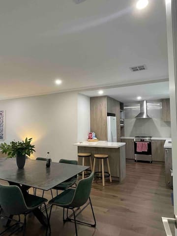 Accommodation perfection 3bdr/2bath Malvern