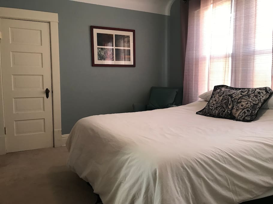 West Facing Upstairs Bedroom - Queen Bed & Chair