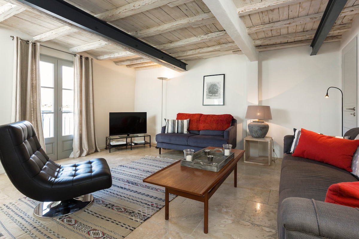 Annonce Airbnb populaire: Maison Laurier - Uzès centre house with terrace à Uzès