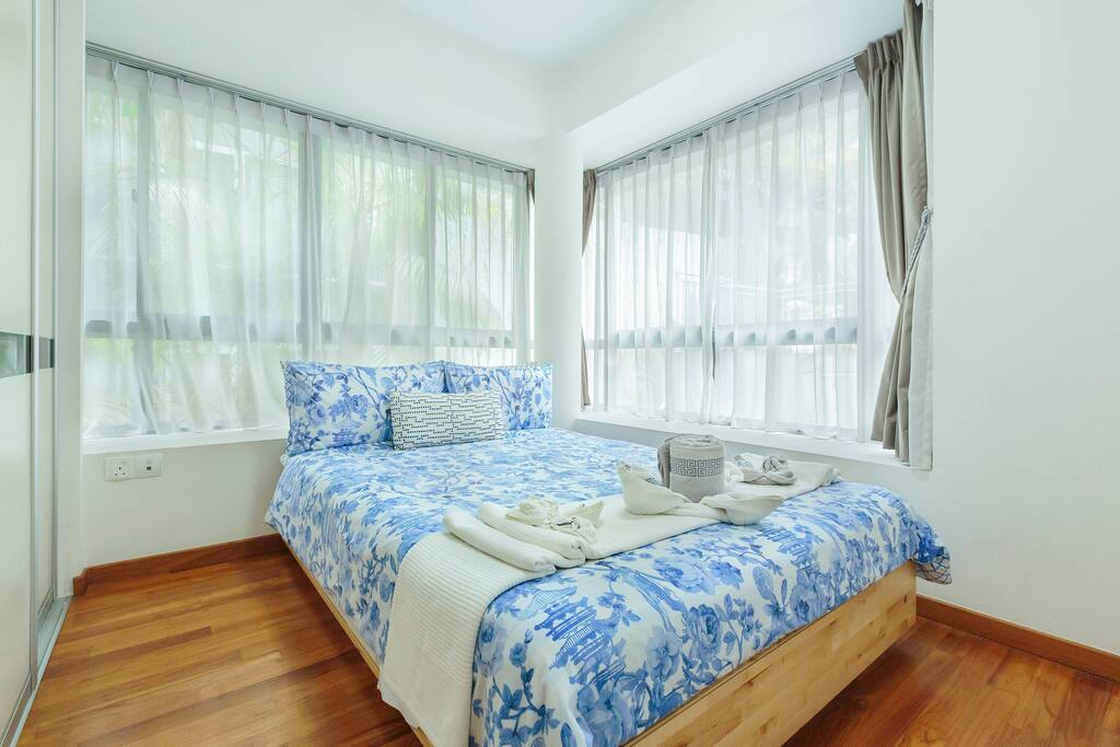 Master Bedroom
-Professional photograph snapped in October 2018. Actual apartment may appear slightly more compact to some viewers. All rights reserved.