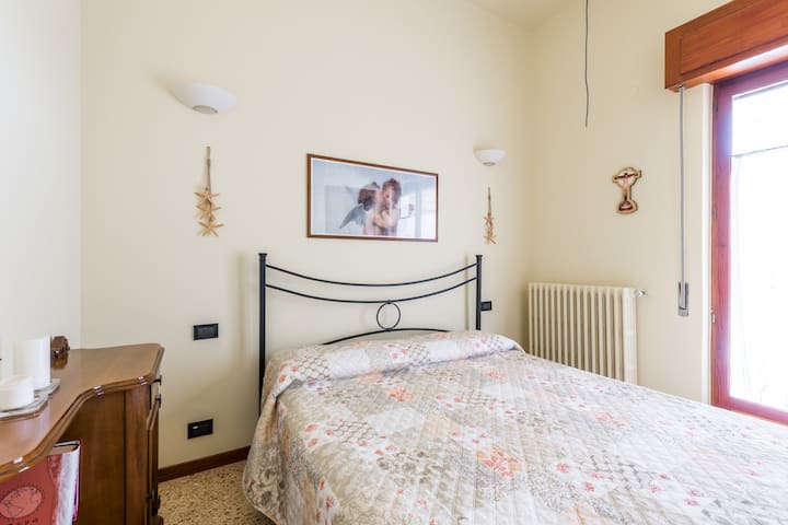 كاميرا زوجية ؛ غرفة نوم مزدوجة 