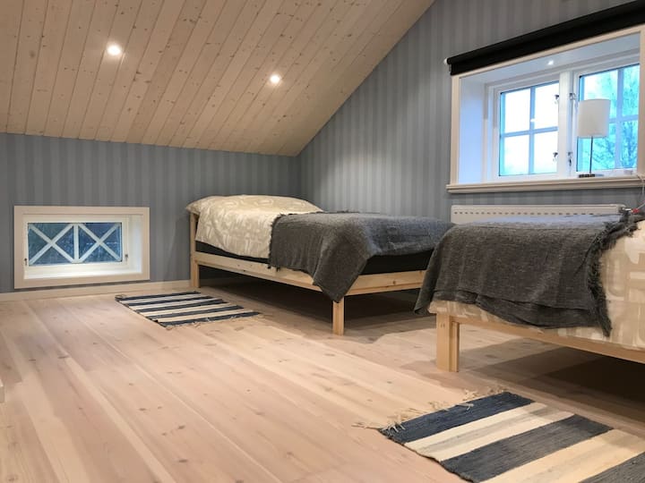 ห้องนอน 2 พร้อมเตียงเดี่ยวสองเตียง