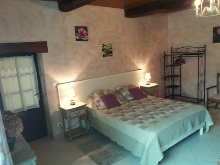 غرفة النوم 2 (الحمام ومرحاض منفصل)