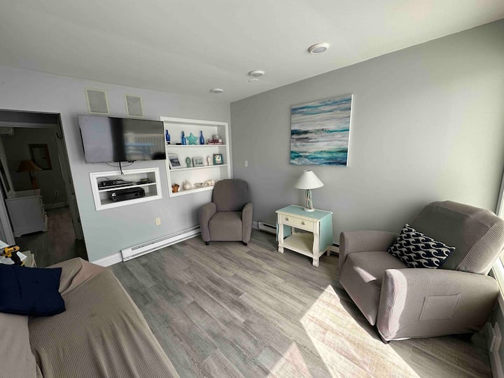 Cozy Beachfront Condo - Sea Isle City, NJ