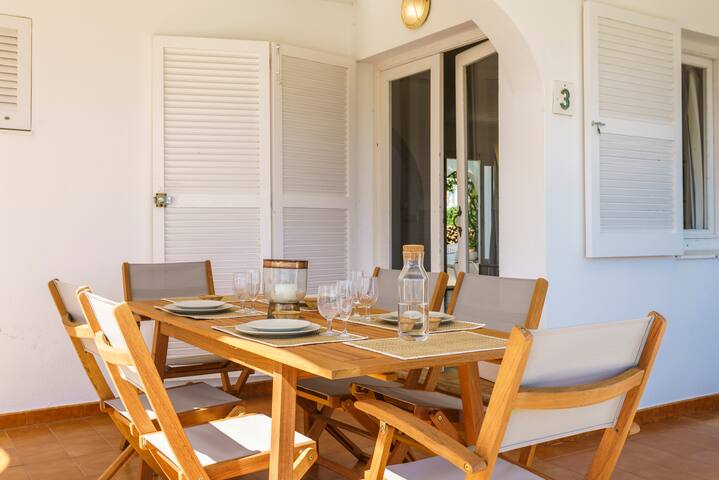 Villa recién reformada con vistas al mar gallery image 5