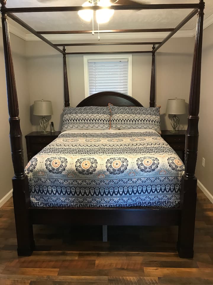 Beulah Bison Farm Bed & Breakfast (Golden Cottage) Cottages for Rent in Mount Airy, North